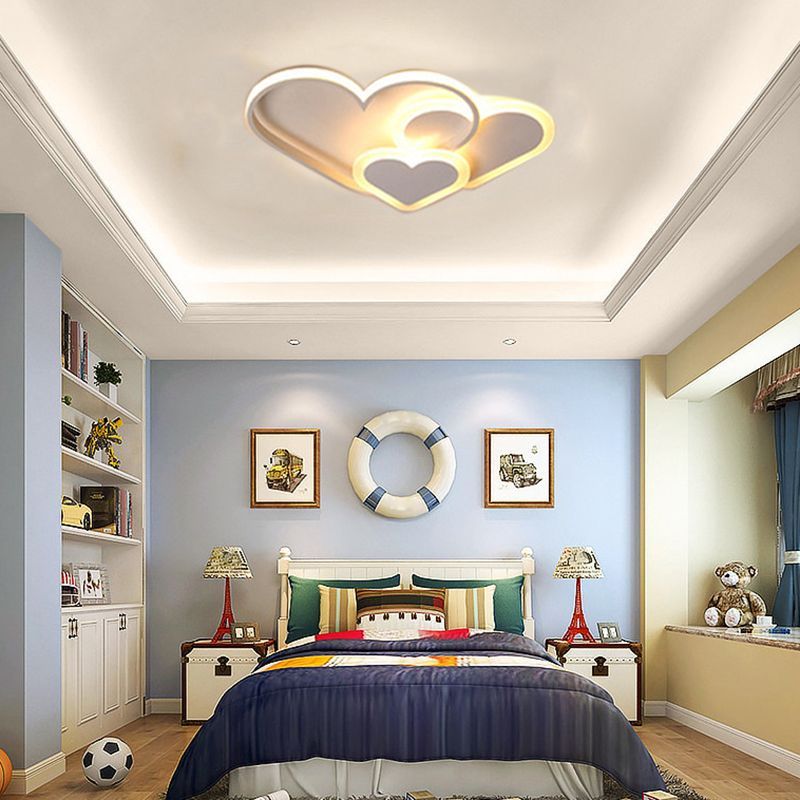 Heart-shaped Morandi LED ceiling light in children's bedroom