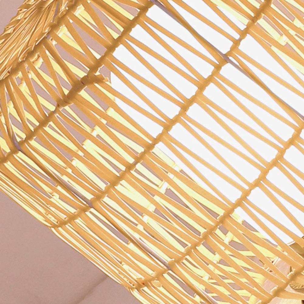 Close-up Ritta Rattan Floor Lamp Shade