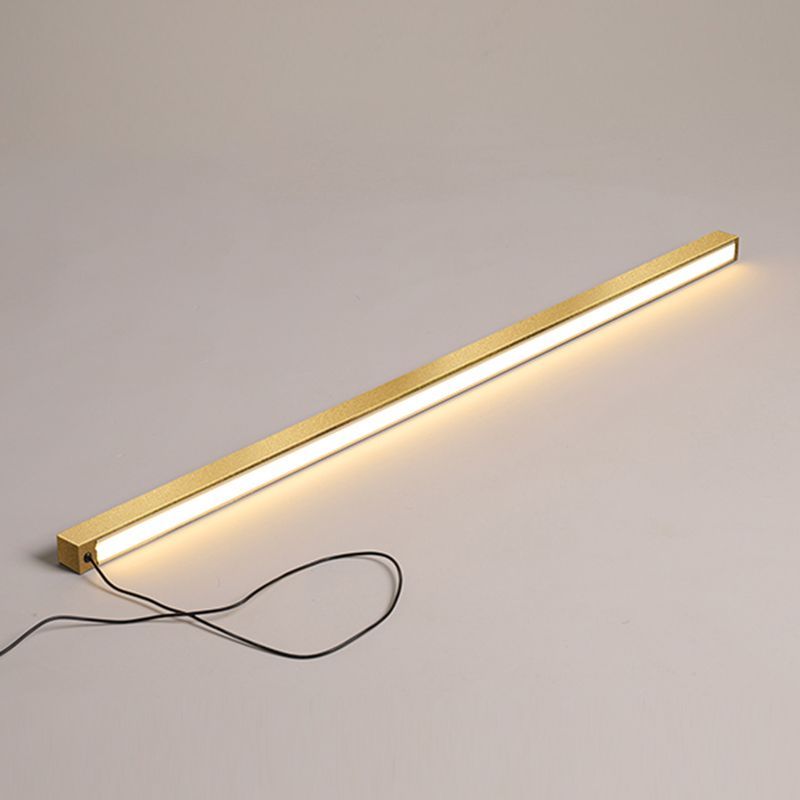 Gold Edge minimalist linear metal floor lamp