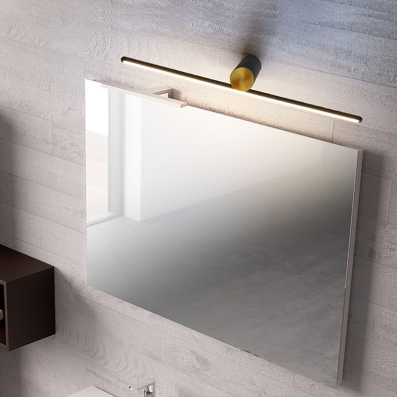 Modern bathroom mirror with Leigh wall lamp