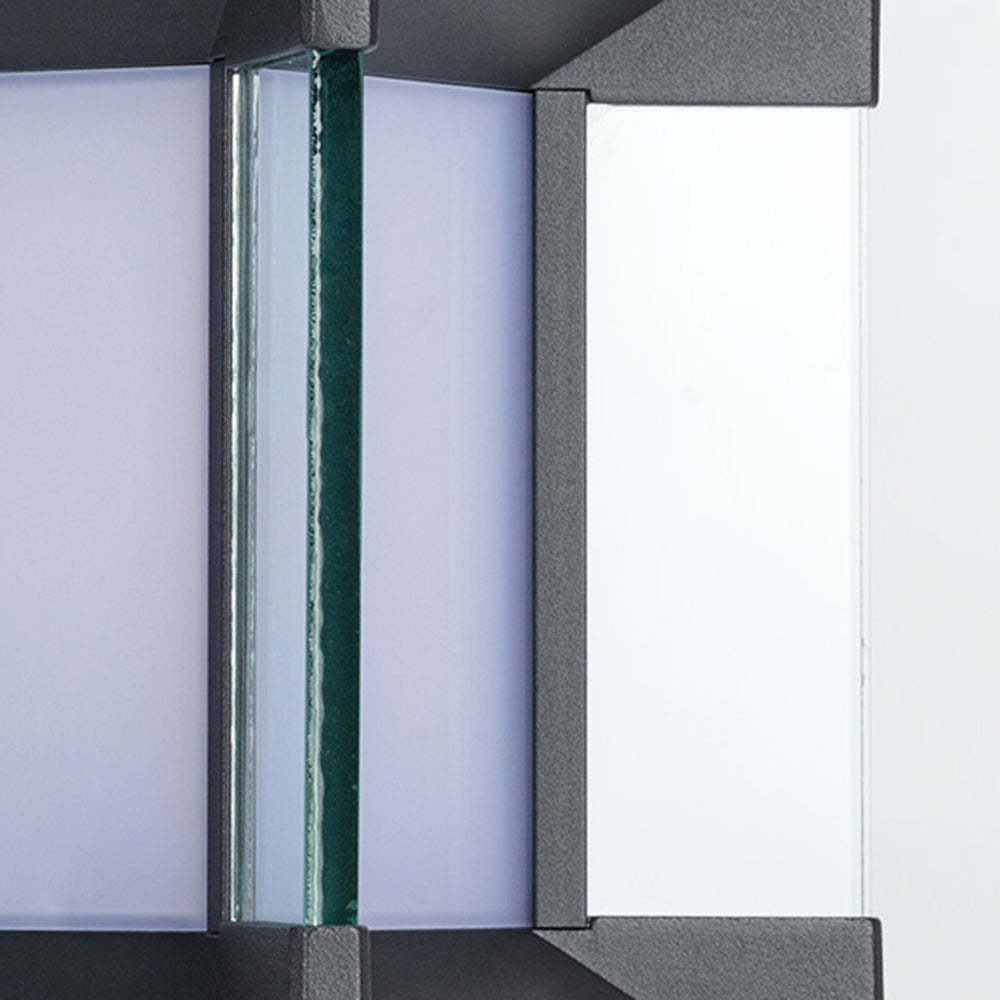 Riley Modern Outdoor Lamp - Metal and Glass Detail