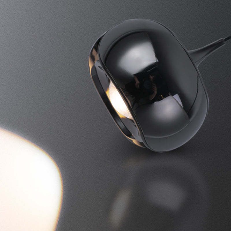 Hailie Retro Nordic black pendant light close-up