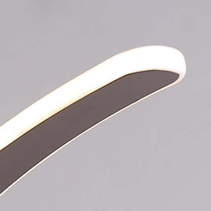 Close-up of Las Sola Edge arched floor lamp head.