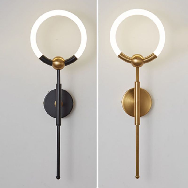 Arisha modern wall lamp: black & gold ring LED lighting