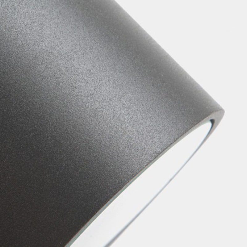 Close-up of Las Sola Orr minimalist outdoor wall lamp.