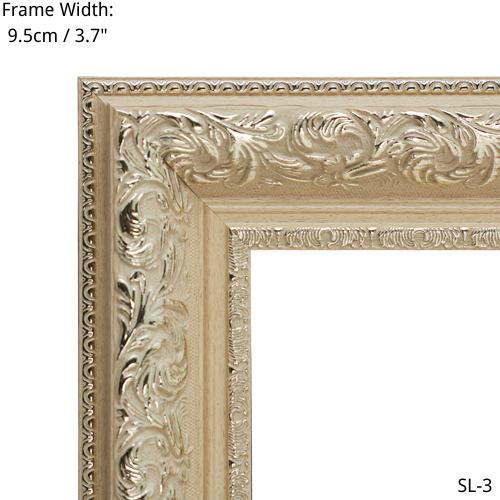 Ornate gold picture frame detail, 9.5cm width