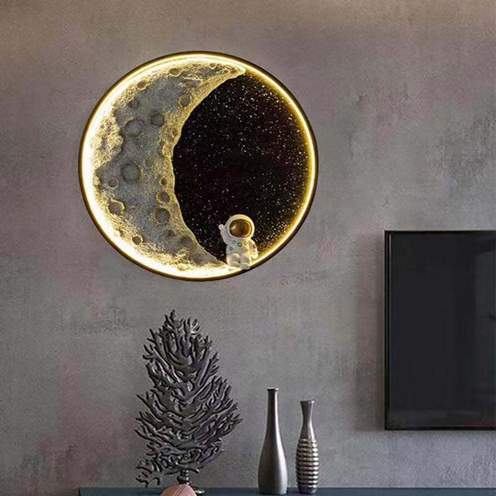 Elif Astronaut Moon Wall Lamp