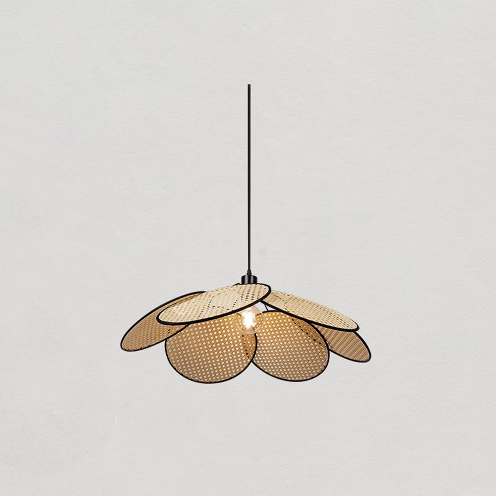Ritta flower rattan pendant light, Las Sola