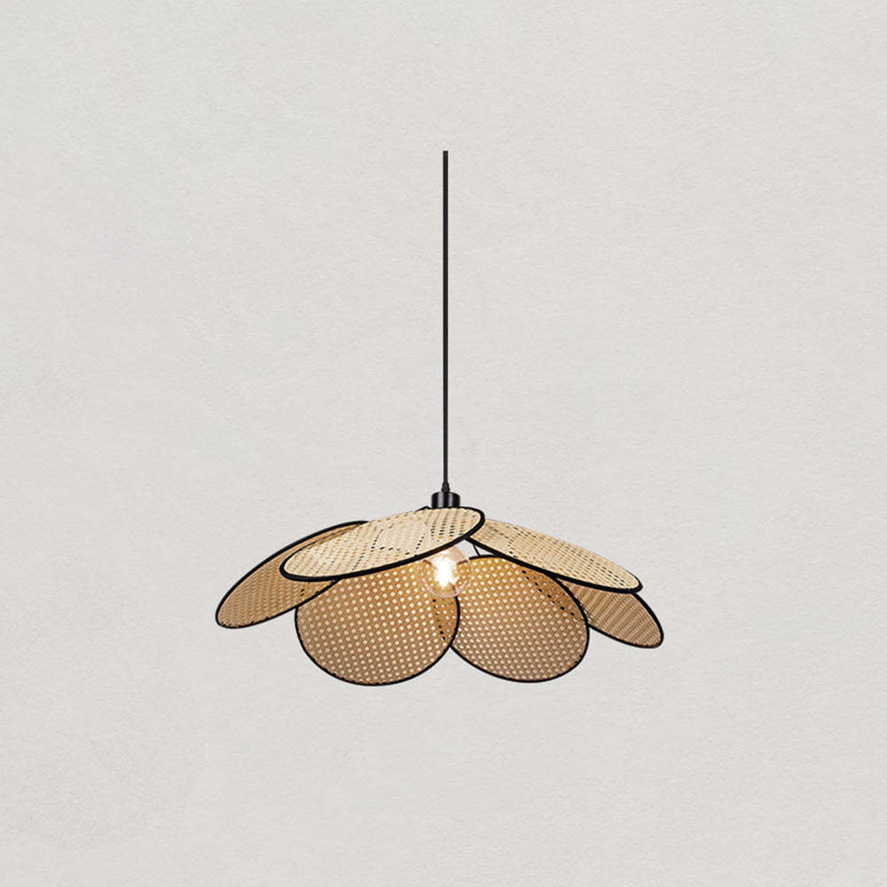 Ritta flower rattan pendant light, Las Sola