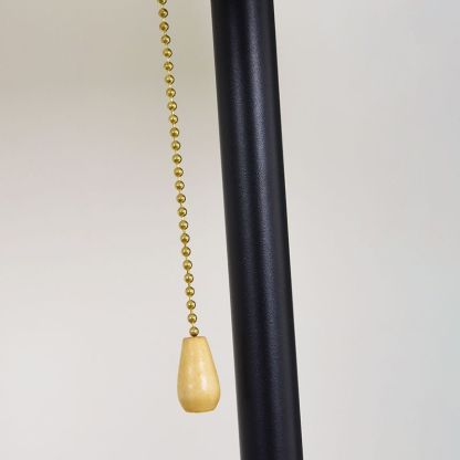 Eryn floor lamp: pull chain and metal pole.