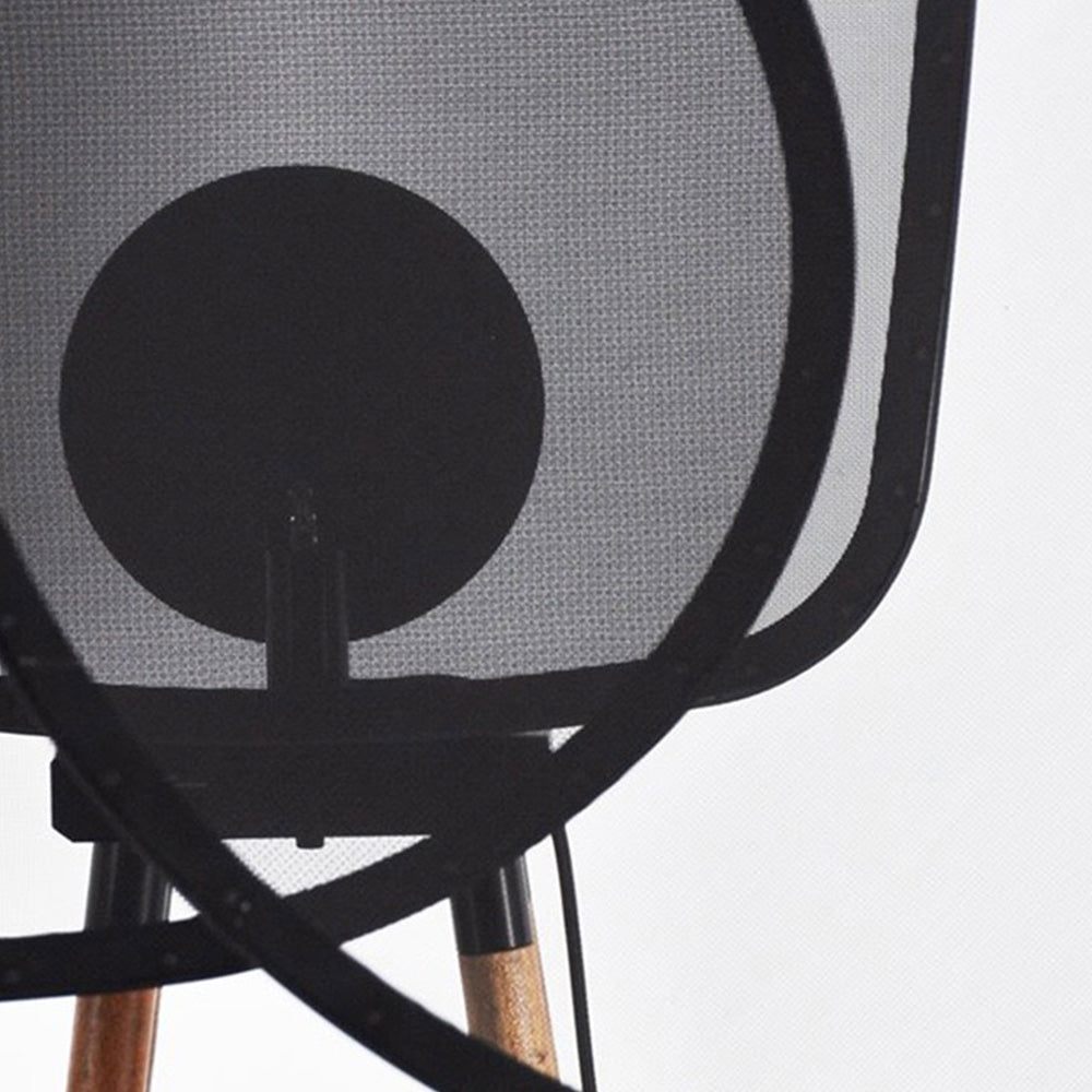 Minimalist Cooley floor lamp: close up of mesh shade.