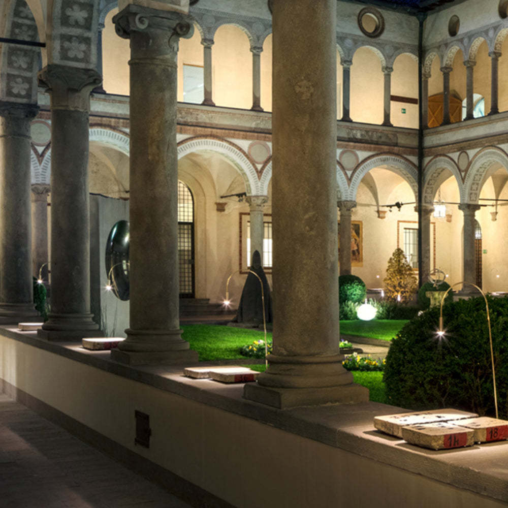 Las Sola Bella metal outdoor ground lights in courtyard garden