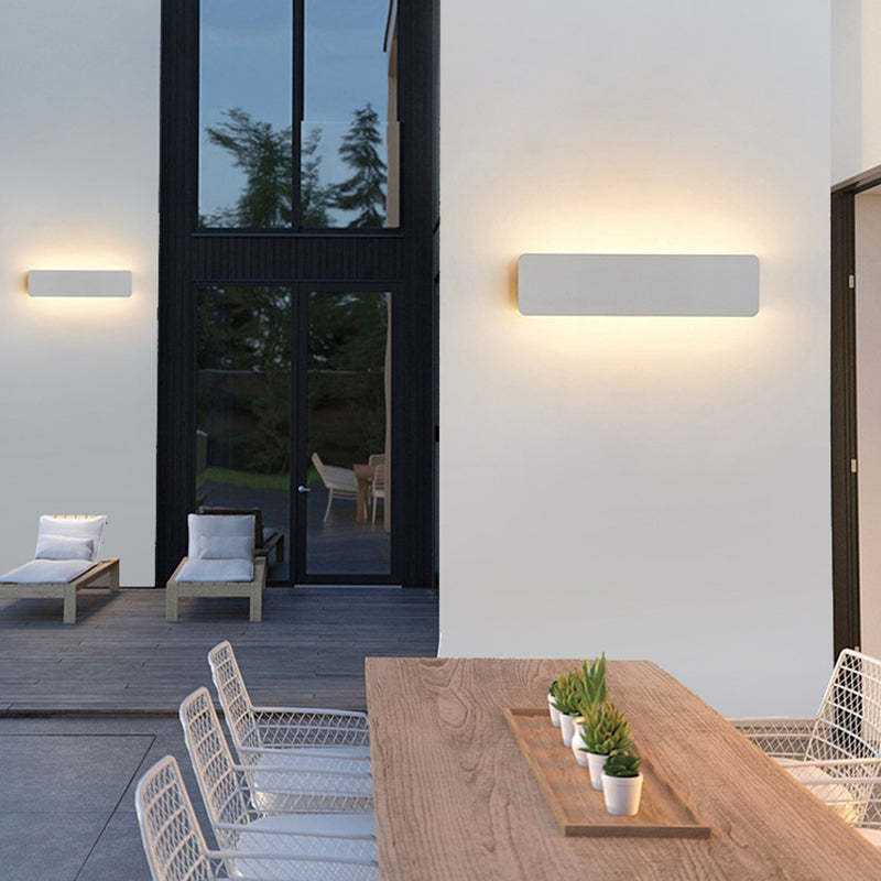 Orr LED Wall Lamp on patio, Las Sola lighting