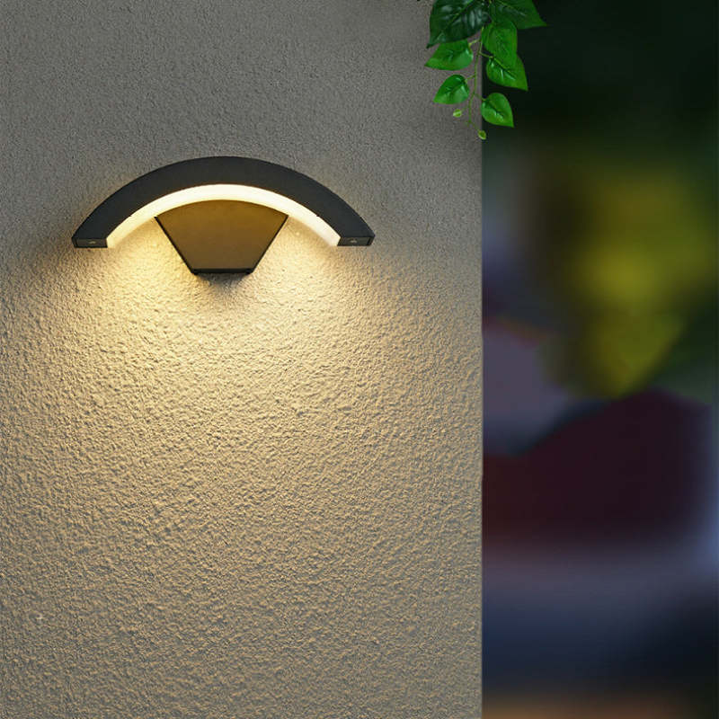 Arc Metal LED Outdoor Wall Lamp