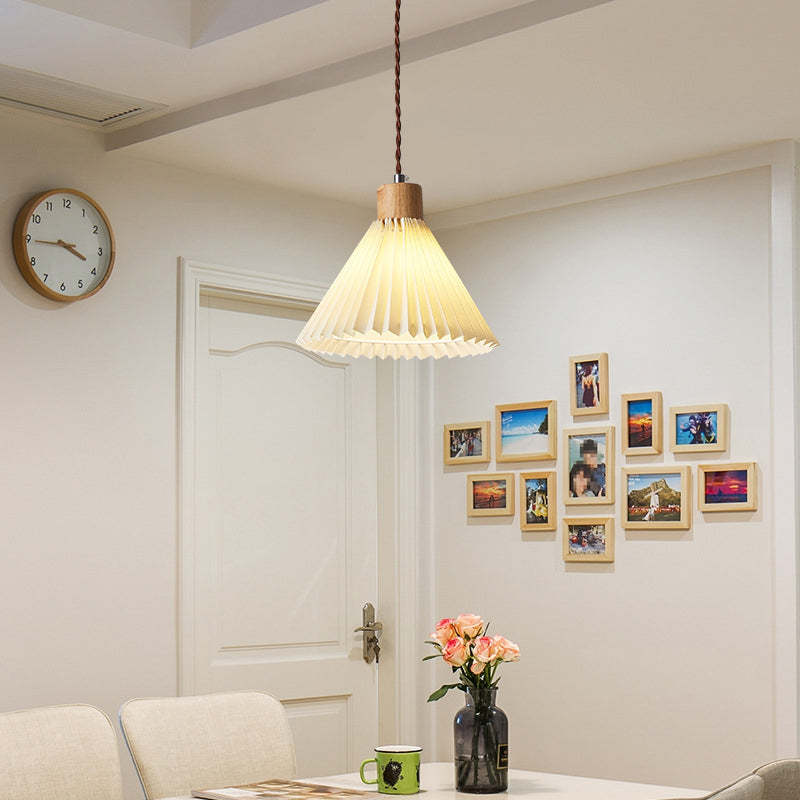 Ozawa wood pendant light in dining room, Las Sola