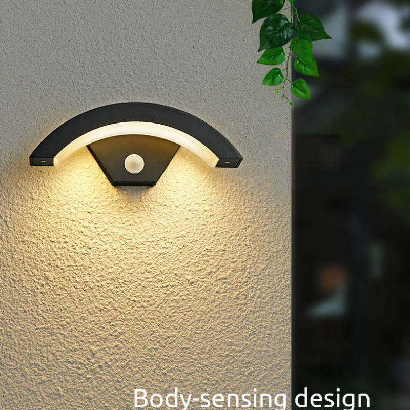 Orr Nordic motion sensor wall lamp, body-sensing design