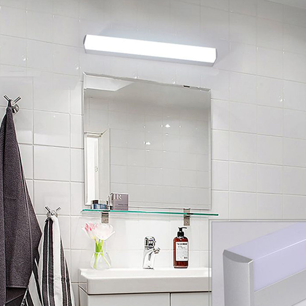 Leigh Modern Vanity Wall Lamp in bathroom setting