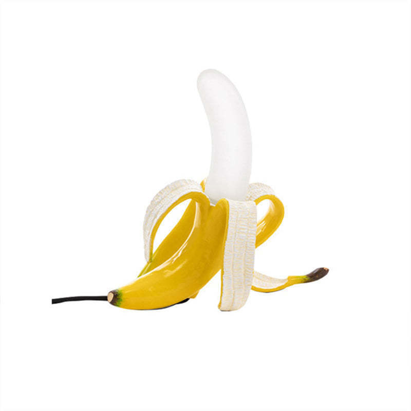 Creative banana-shaped table lamp by Lassola