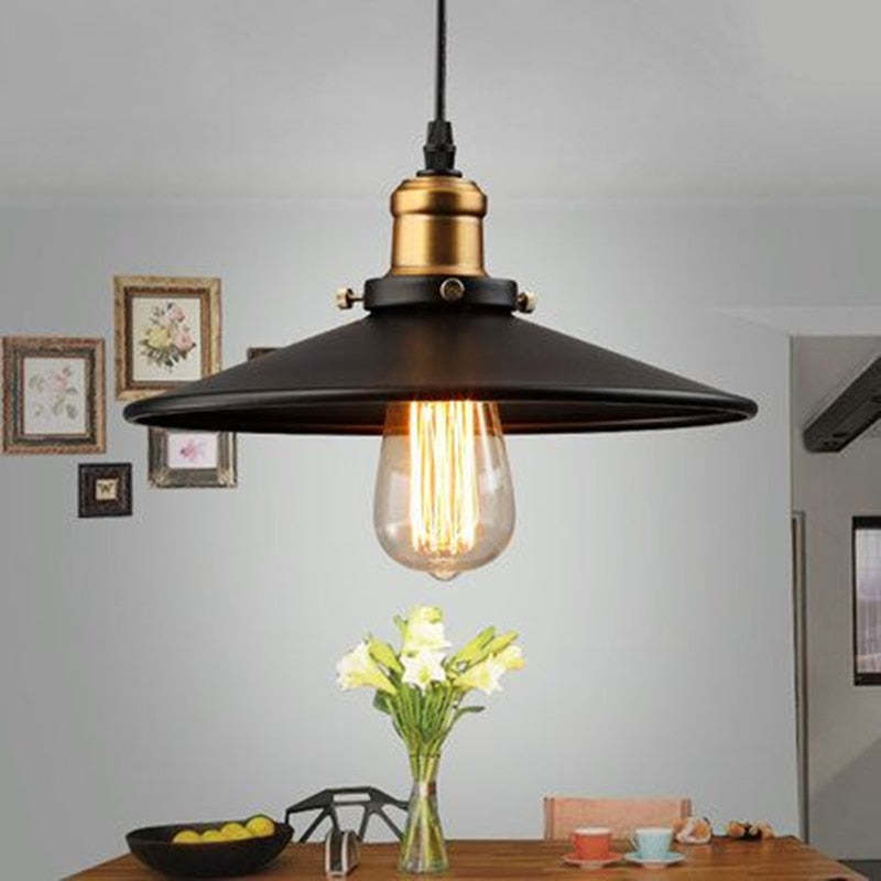 Industrial pendant light in dining room