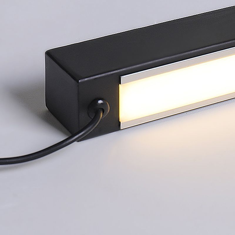 Edge Floor Lamp detail, linear LED light