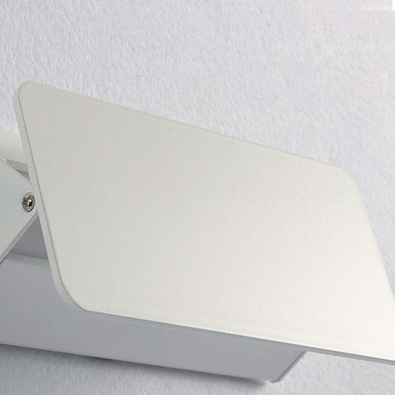 Orr LED Wall Lamp close-up, Las Sola