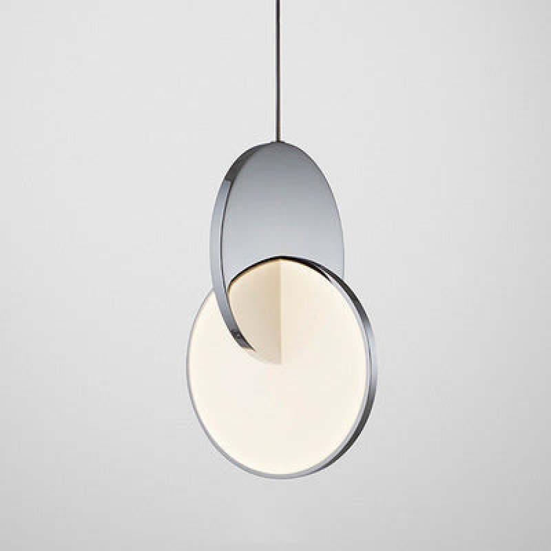 Modern Welsh Pendant Light with Metal Disc Design