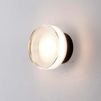 Close-up of Veta Mini Bowl wall lamp, modern design