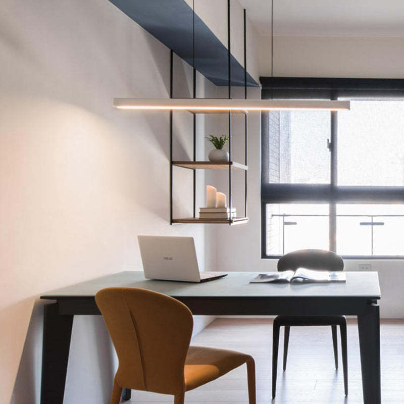 Edge LED pendant light over desk, Las Sola