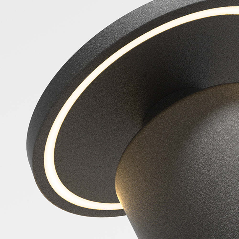 Pena Outdoor Floor Lamp - Close-up on lighting detail