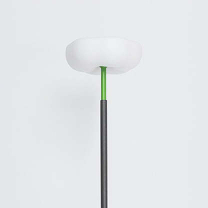 Orr solar flower lamp: Minimalist outdoor floor lighting