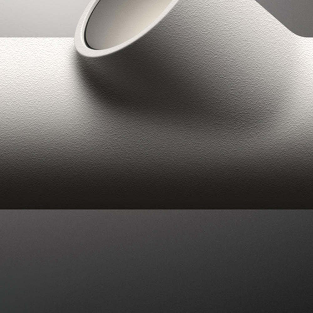 Close up of Edge outdoor floor lamp, metal and glass detail.