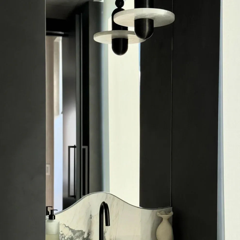 Jade Modern Comet Round Metal Alabaster Pendant Light Dining Bathroom