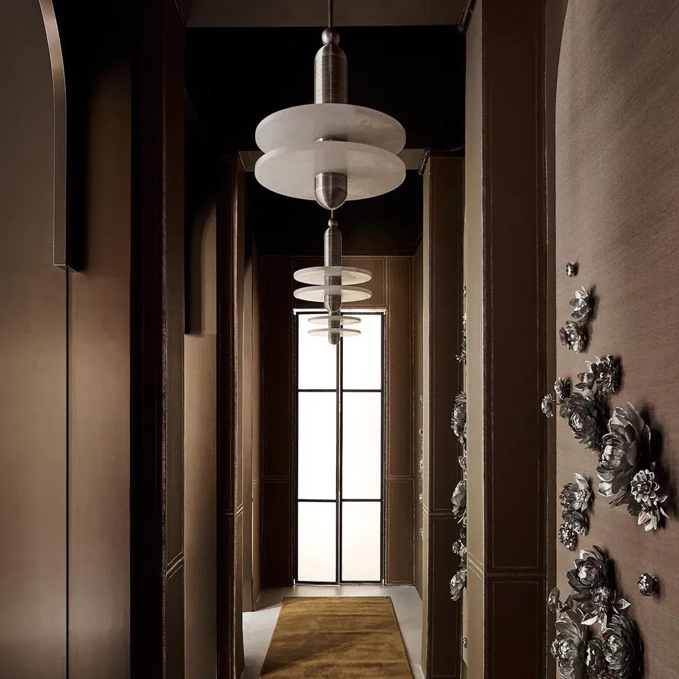 Jade Modern Comet Round Metal Alabaster Pendant Light Dining Bathroom
