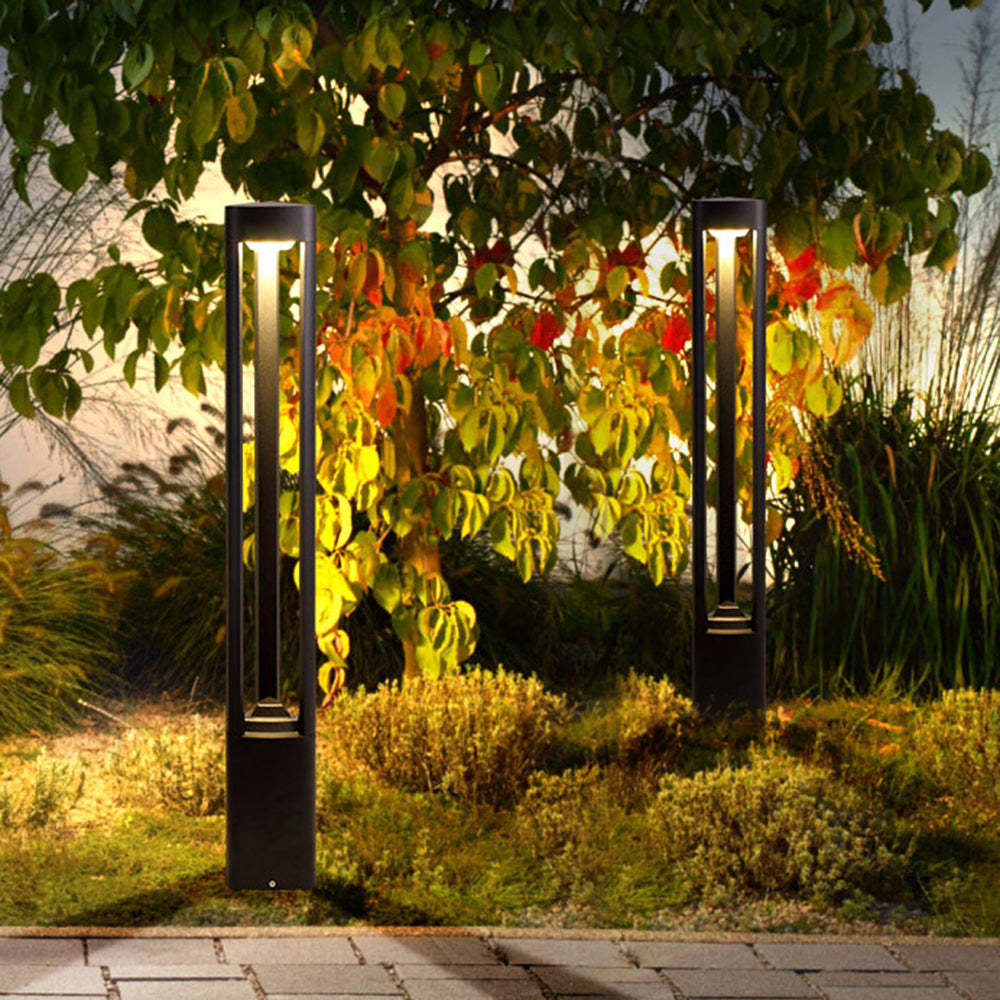 Pena Outdoor Path Lights in garden, warm light