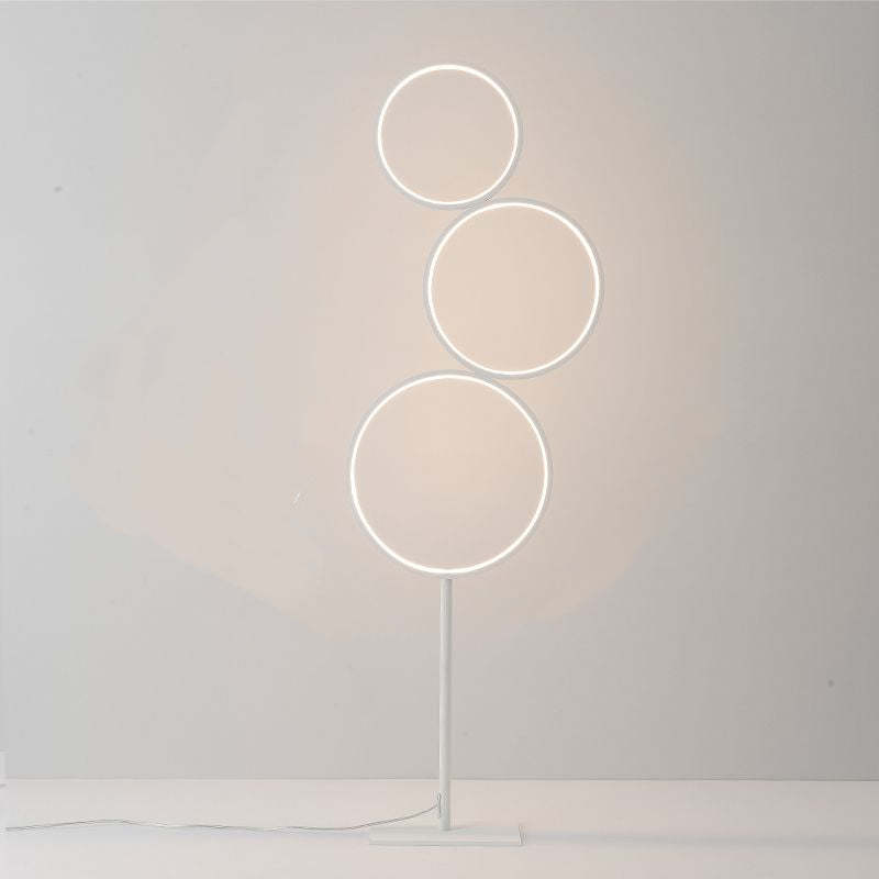 Arisha Nordic ring floor lamp: Modern illumination.