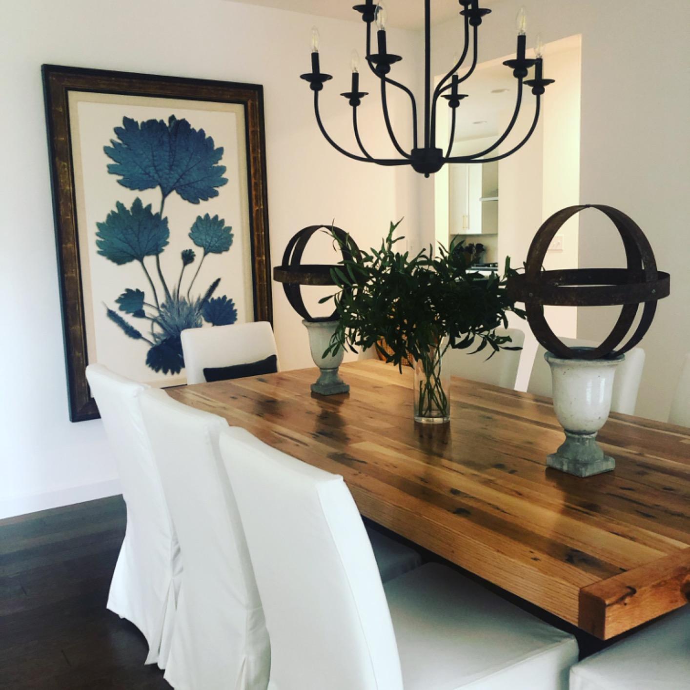 Silva Chandelier Dining Room with decor