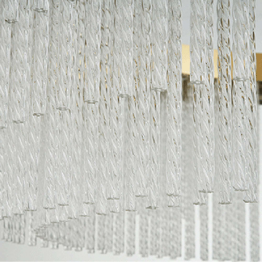 Close-up of crystal strands of the Colon pendant light