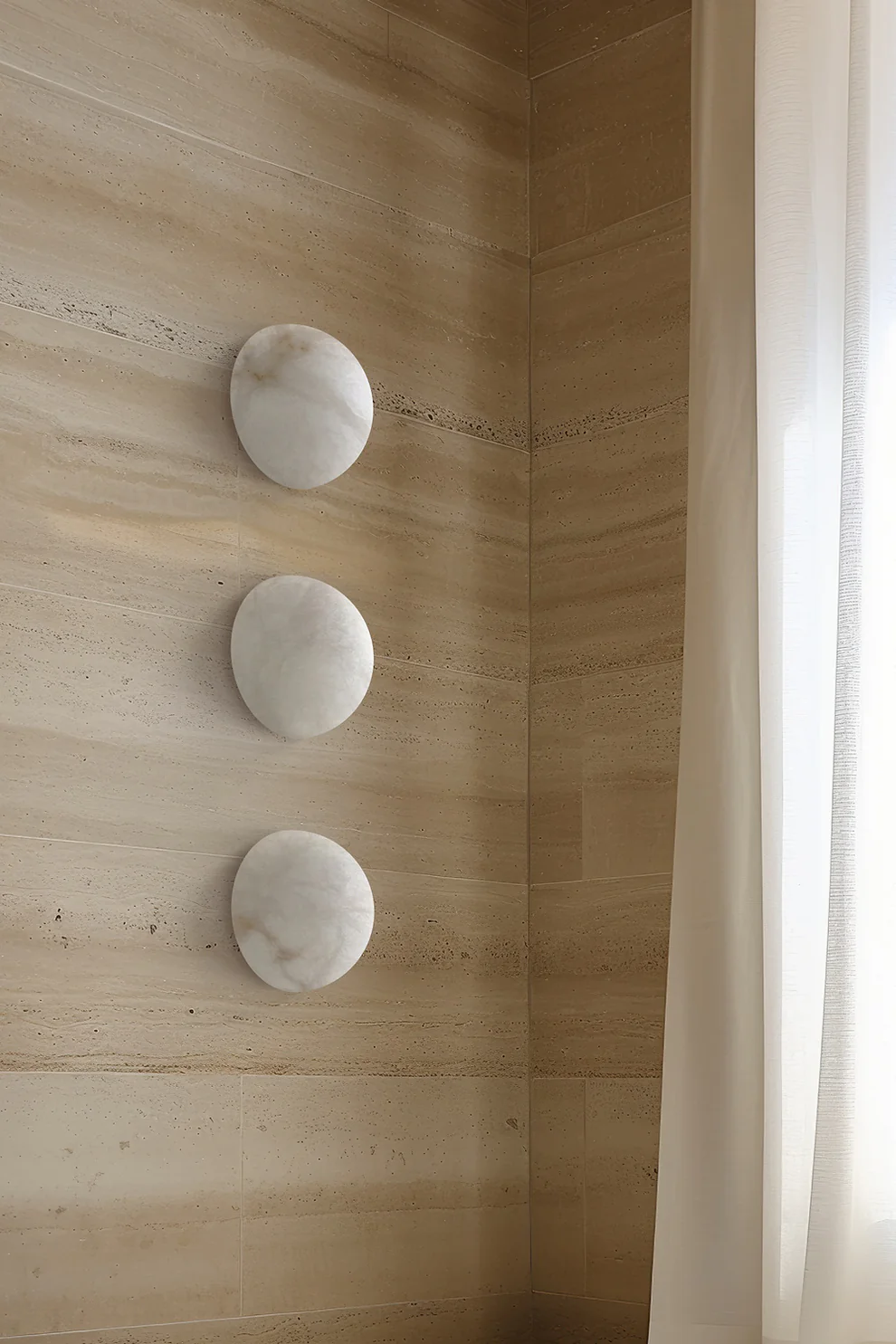 Jade Minimalist Round Alabaster Wall Lamp