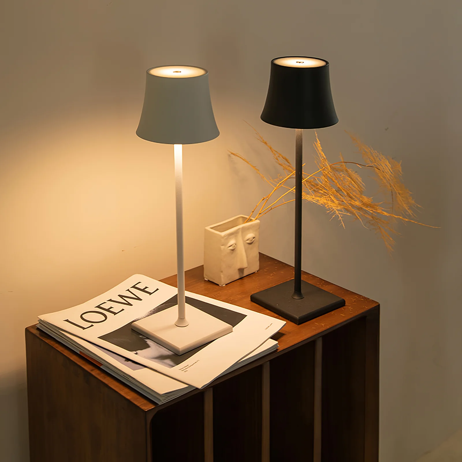 Edge Minimalism Metal Home Table Lamp