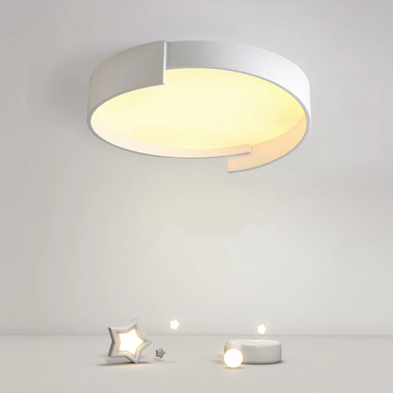 Quinn Modern Round Flush Mount Ceiling Light, ambient lighting.