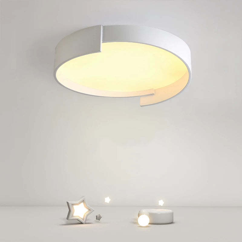 Quinn Modern Round Flush Mount Ceiling Light, ambient lighting.