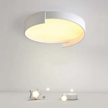 Quinn Modern Round Flush Mount Ceiling Light, ambient lighting.