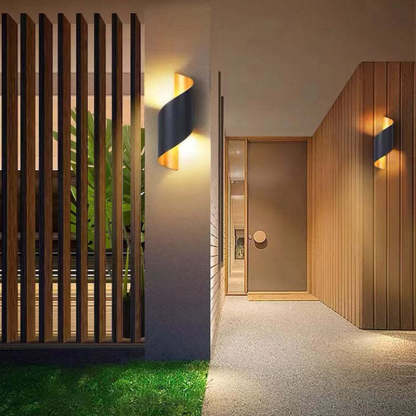Orr metal wall lamp: modern lighting for your home.