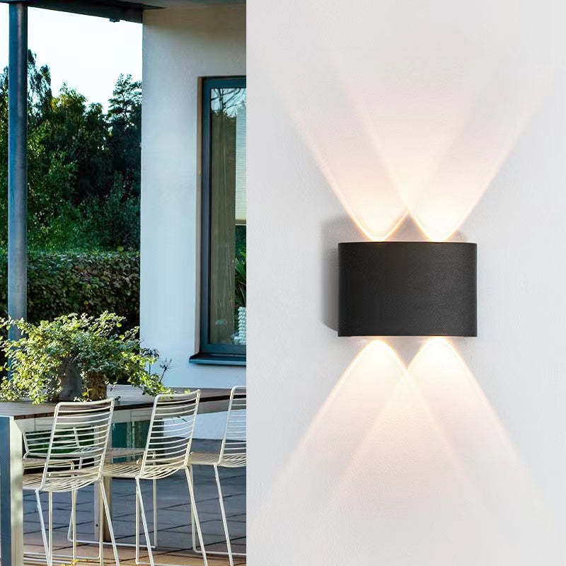 Modern rectangular outdoor wall lamp in black