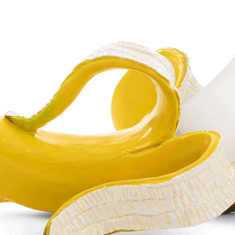 Banana peel detail of Celesta Creative Table Lamp
