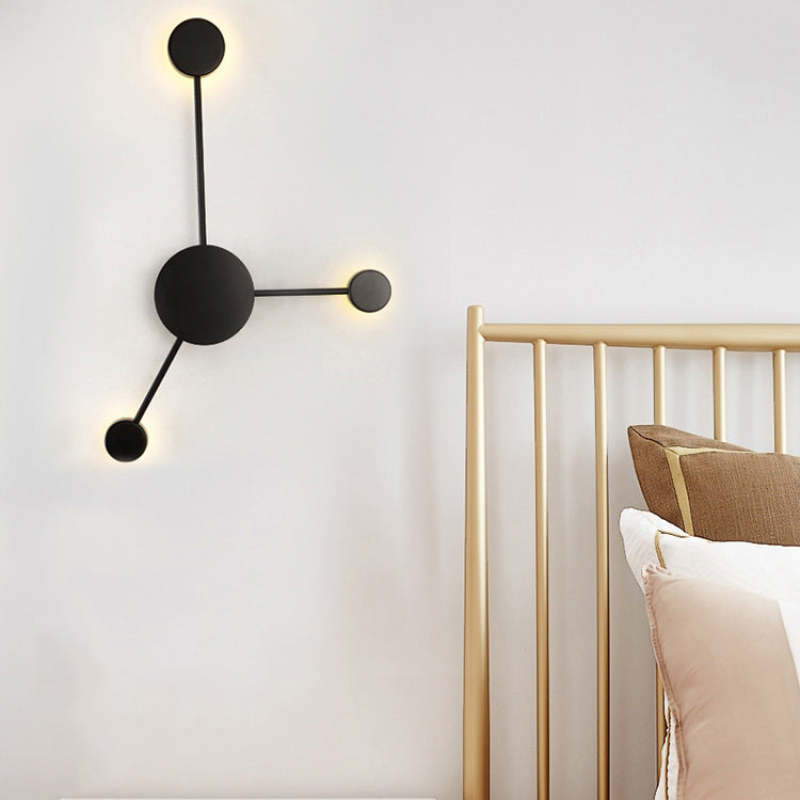 Emyr Nordic metal wall lamp in bedroom, Las Sola