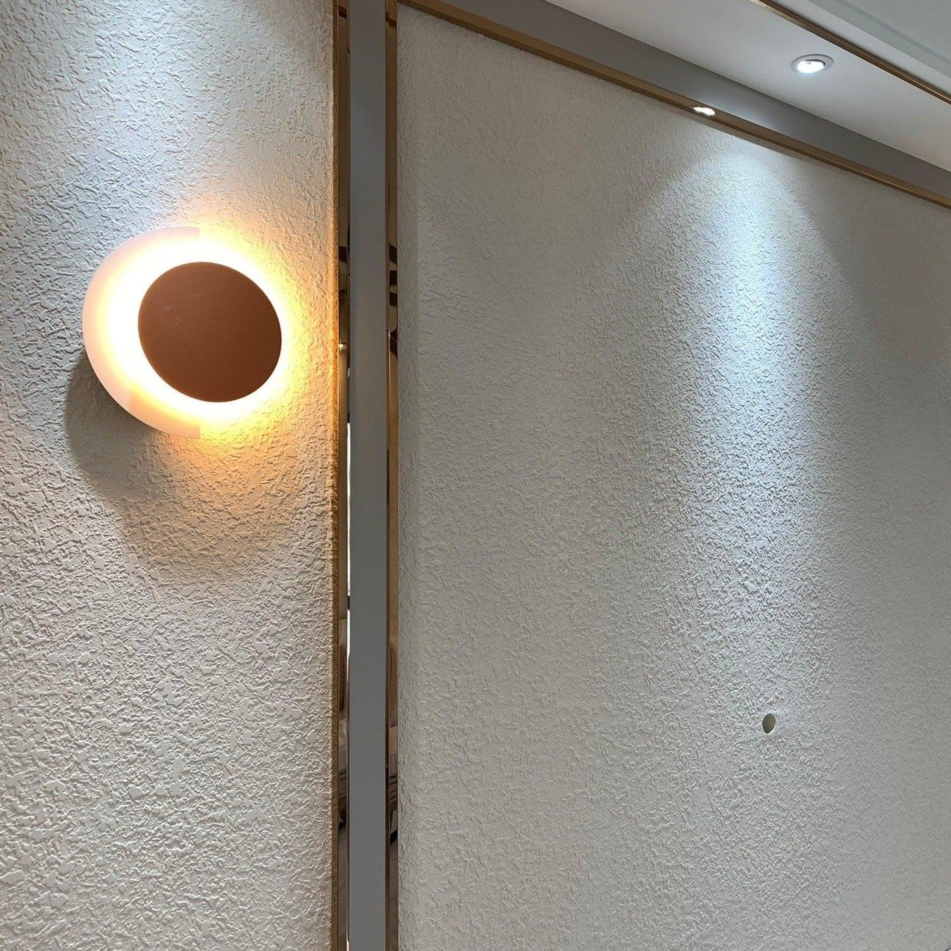Edge Minimalism Rounded Acrylic Metal Wall Lamp Dining Room Bedroom