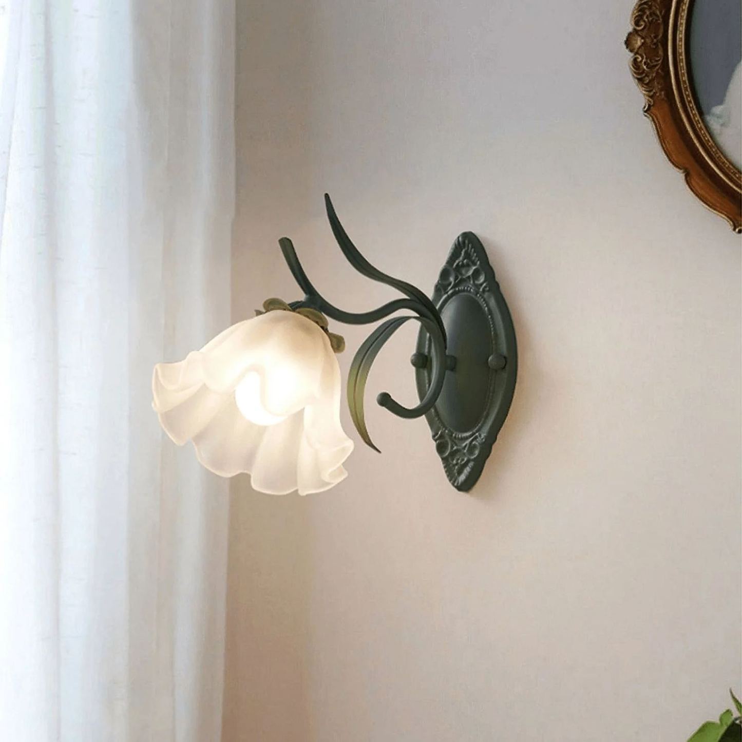 Carins Modern Cottage Flower Metal Wall Light Bedroom Hallway Bathroom