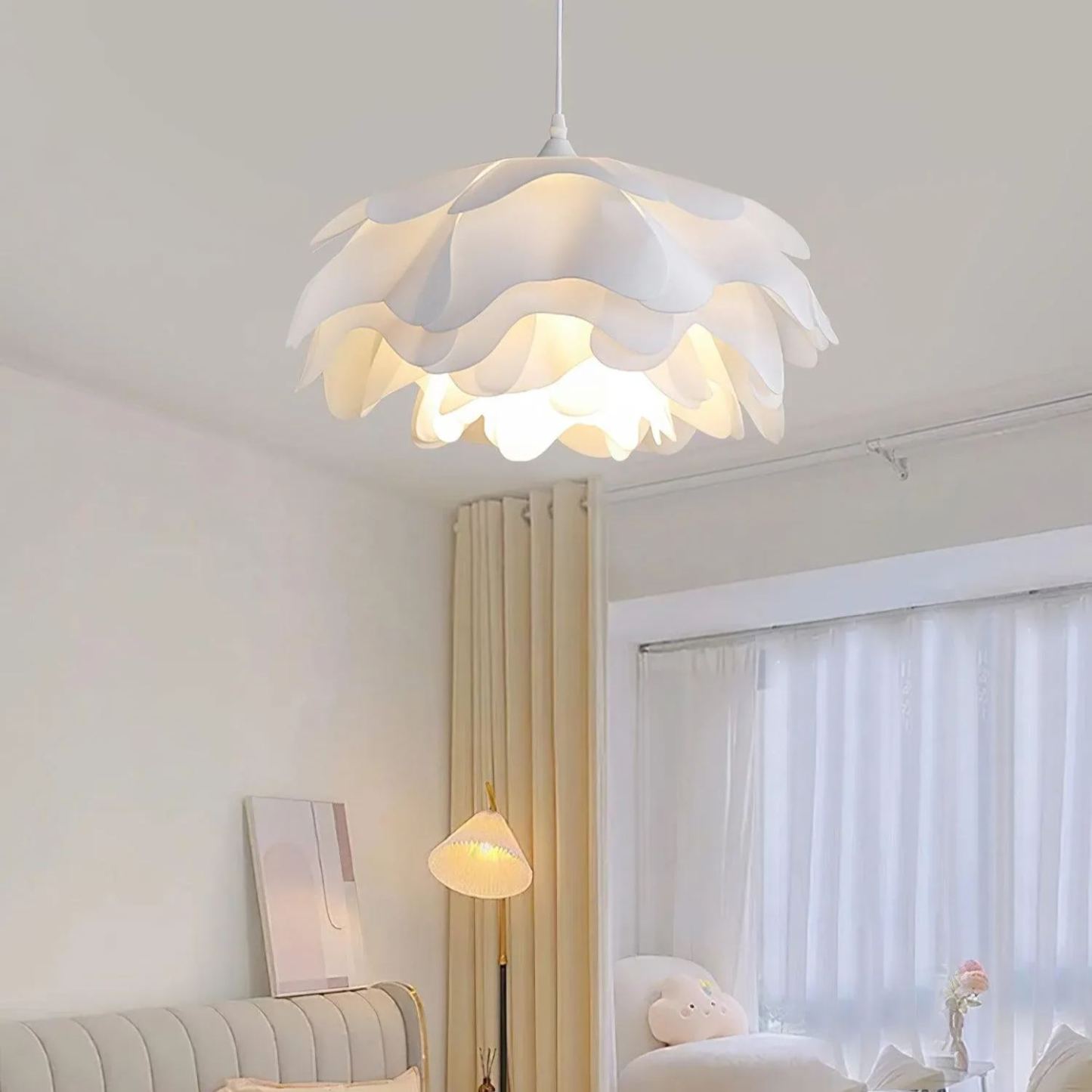 Renée Modern Flower Shaped Pendant Light Bedroom Dining Living Room