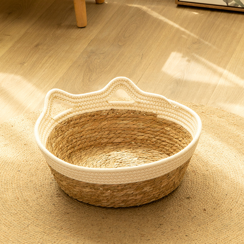 White + Cattail basket · L